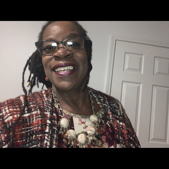 Meet your Posher, Carol - Picture 2 of 6